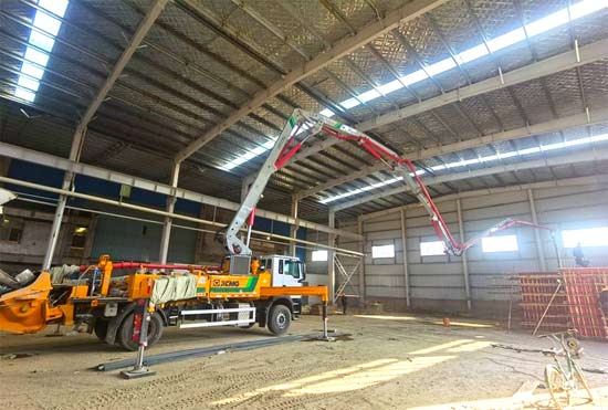 徐工33米泵車，給新農(nóng)村建設(shè)開路